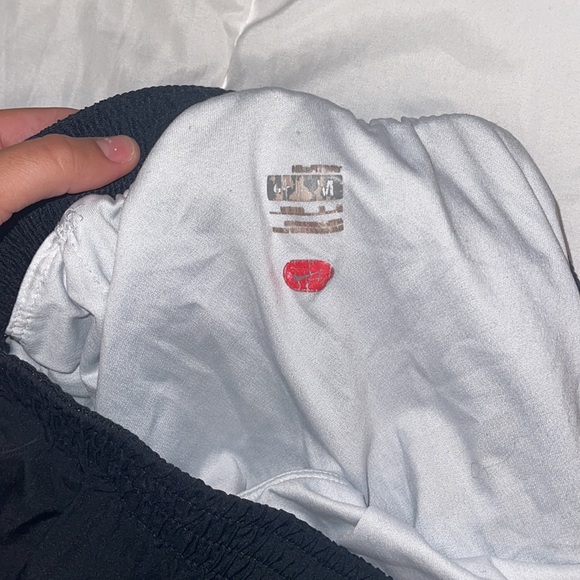 Nike shorts size medium - Picture 3 of 3